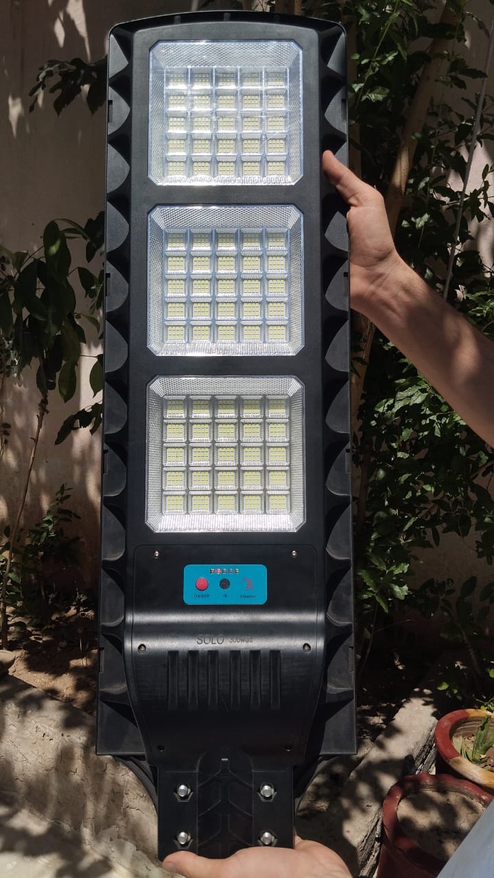 300W Solar LED Street Light 12 hours battery Backup 1 Year Warranty)