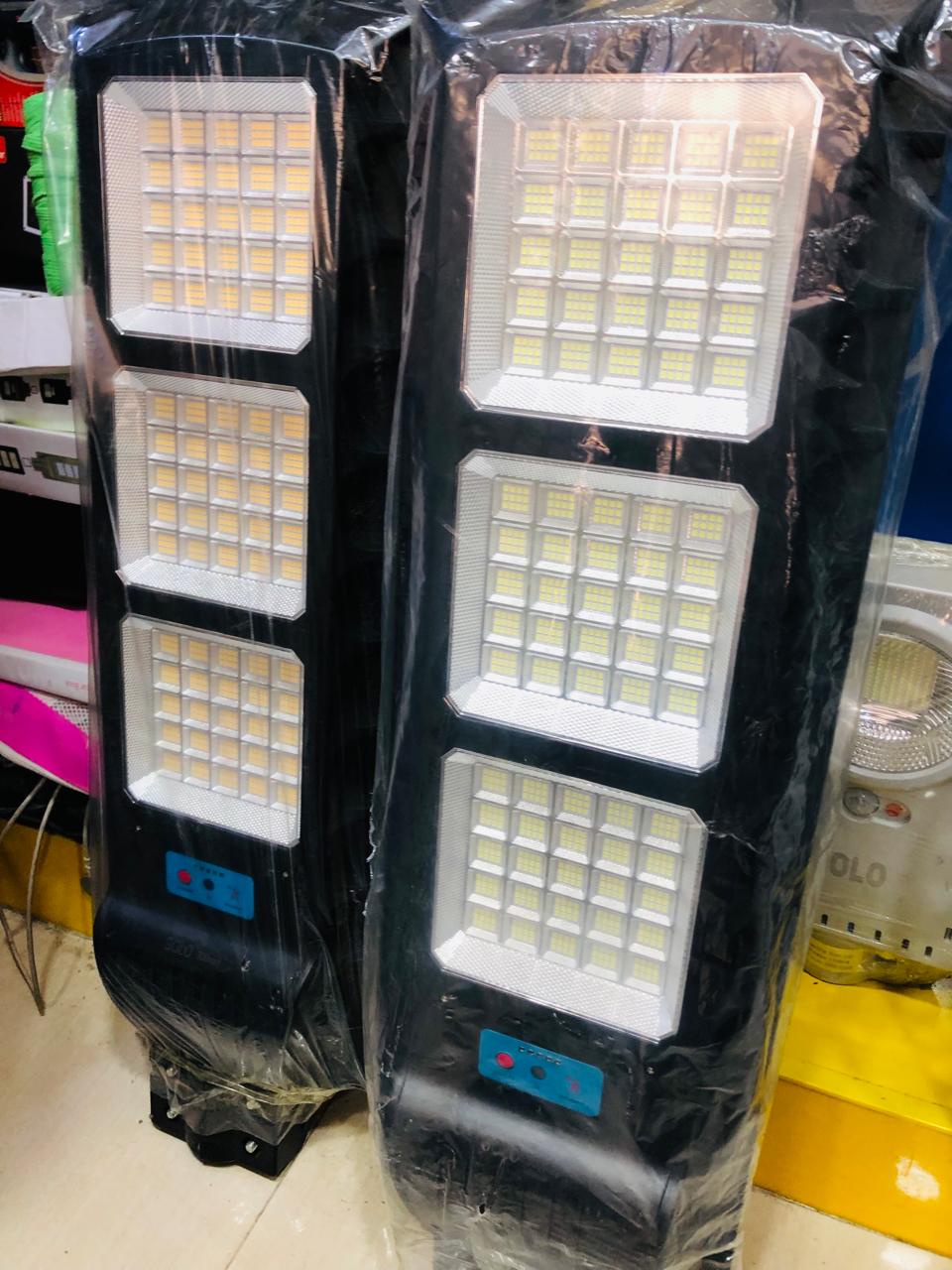 300W Solar LED Street Light 12 hours battery Backup 1 Year Warranty)