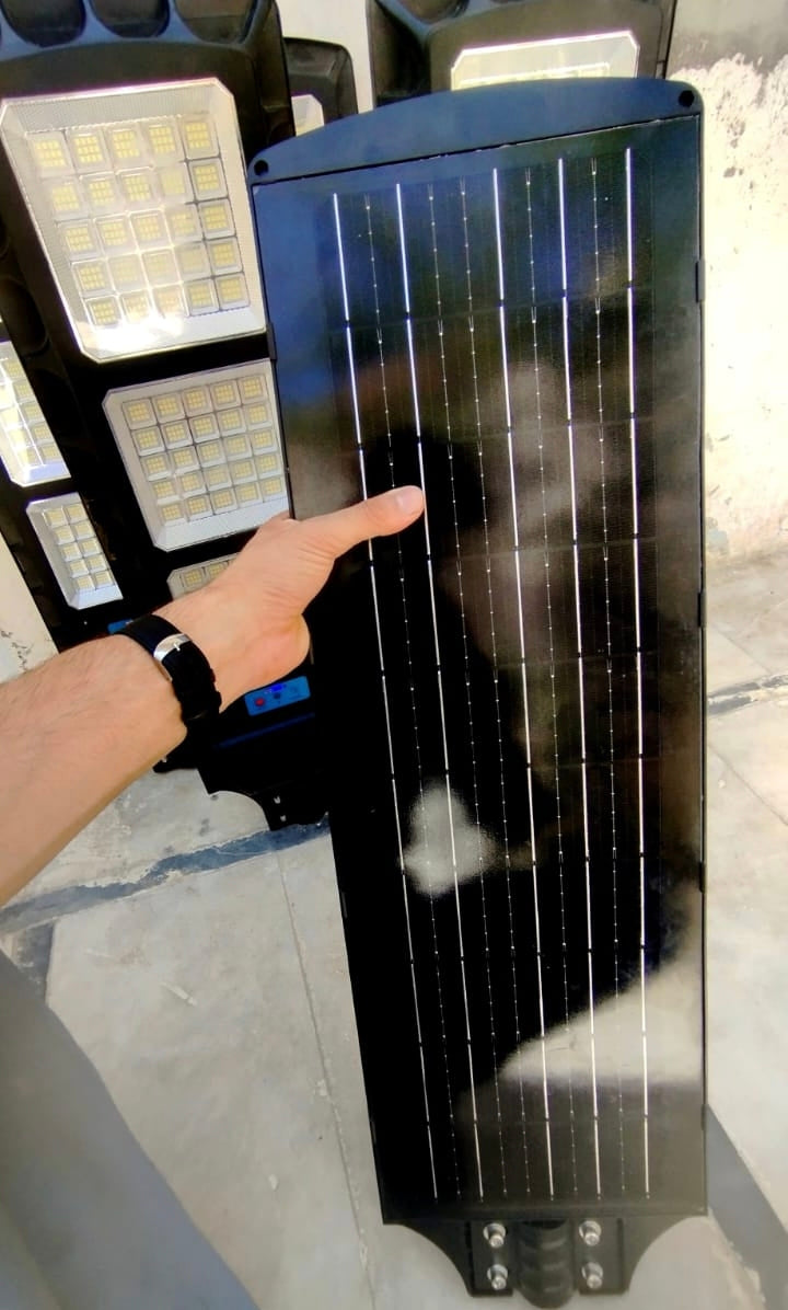 300W Solar LED Street Light 12 hours battery Backup 1 Year Warranty)